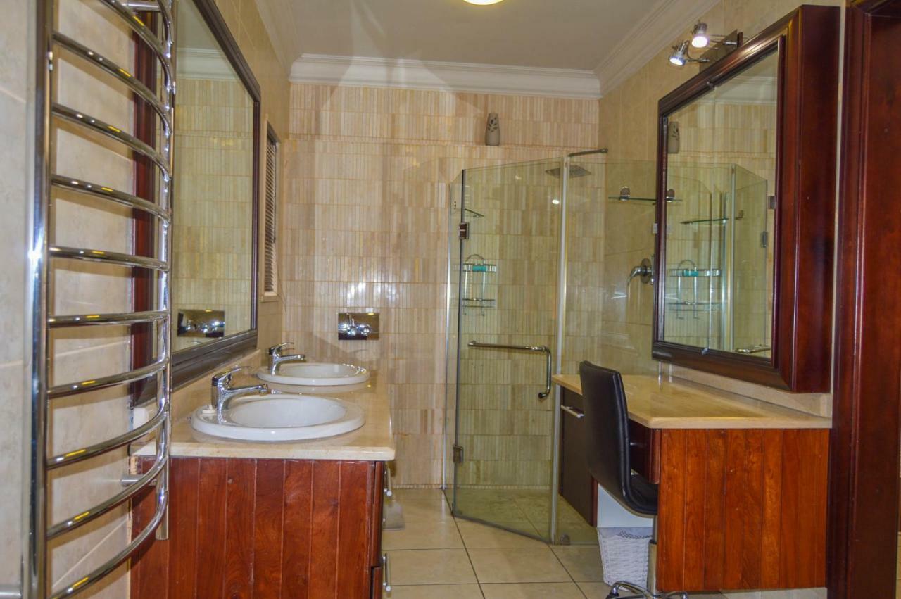 ריצ'רדס ביי Emangunini Guest House מראה חיצוני תמונה