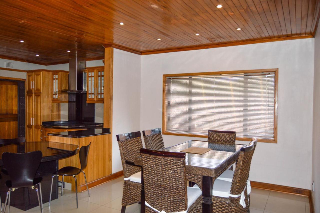 ריצ'רדס ביי Emangunini Guest House מראה חיצוני תמונה